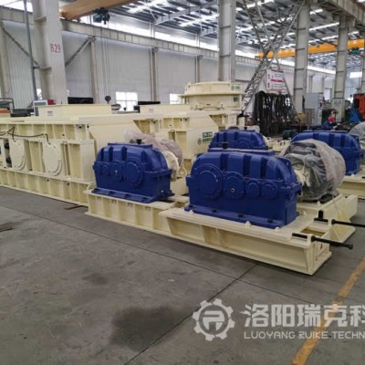 洛陽(yáng)瑞克2PG1210對(duì)輥破碎機(jī)售出